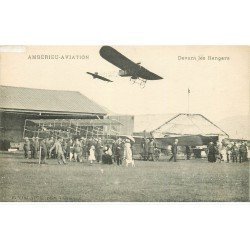 01 Ambérieu Aviation. Avion devant les Hangars