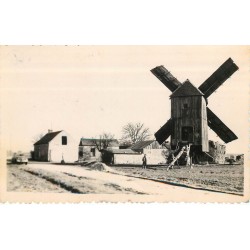 28 OUARVILLE. Photo cpsm le Moulin à vent 1954 petite animation
