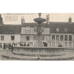 51 FISMES. Fontaine Place Lamotte belle animation
