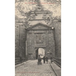 90 BELFORT. La Porte de Brisach animation avec poussette 1926