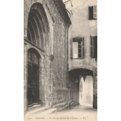 06 GRASSE. Le Porche latéral de l'Eglise