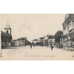 93 NOISY-LE-SEC. Commissariat de Police Place de la Mairie avec l'Ecole au fond 1918