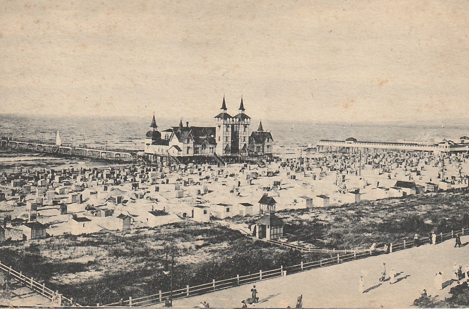 Pologne SEEBAD SWINEMÜNDE. Strandpanorama mit Seebrücke