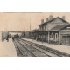 78 HOUILLES. La Gare et arrivée d'un Train sous la Passerelle 1926