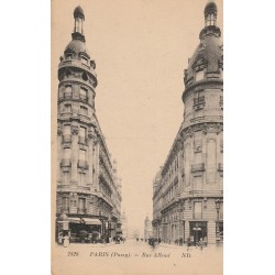 75016 PARIS Passy. Restaurant et Pharmacie Rue Alboni
