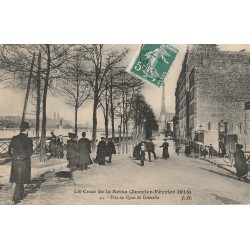 75015 PARIS. Crue de la Seine Près du Quai de Grenelle et vue sur la Tour Eiffel 1910