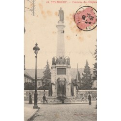 73 CHAMBERY. Animation Fontaine des Eléphants avec publicité bières Pousset et Parfumerie