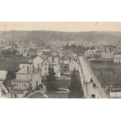 51 AVIZE. Vue générale avec attelages sur la route 1907