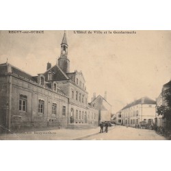 21 RECEY-SUR-OURCE. Hôtel de Ville et Gendarmerie 1915