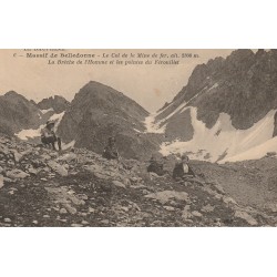 38 MASSIF DE BELLEDONNE. Avec grimpeurs au Col de la Mine de Fer 1924