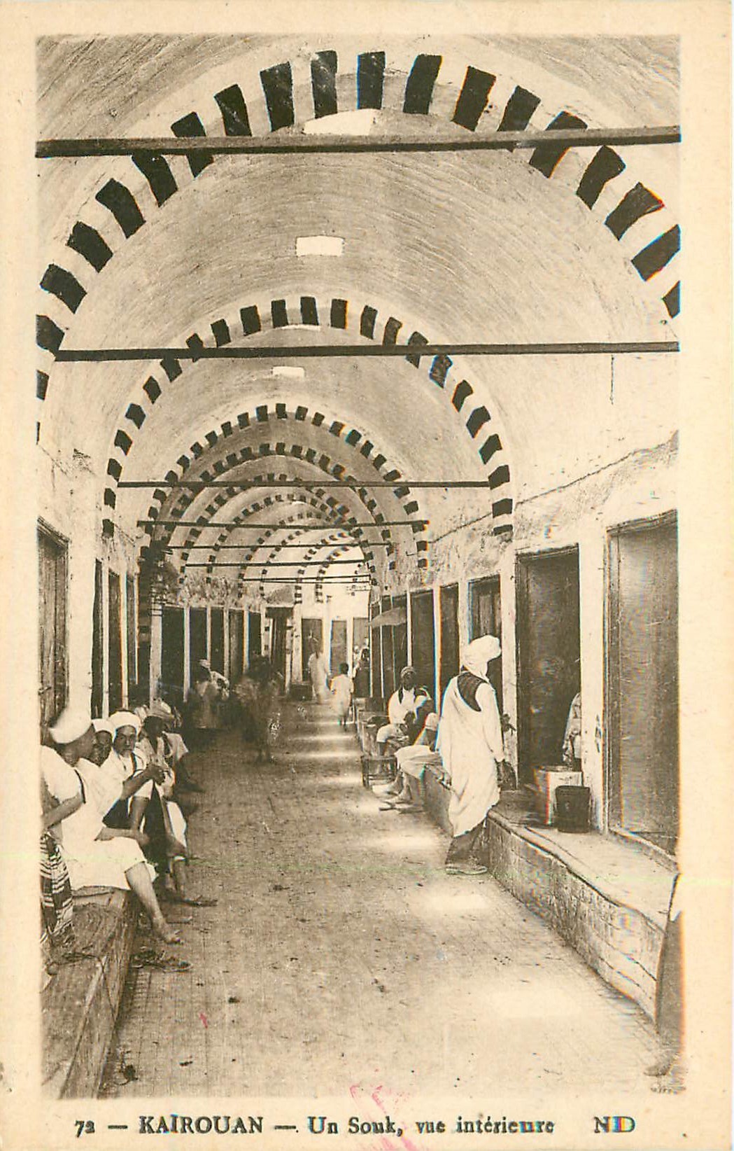 Tunisie 7 cpa KAIROUAN. Souk, Bab-el-Koukha, Mosquée Trois Portes et Barbier, Minaret, Mihrab