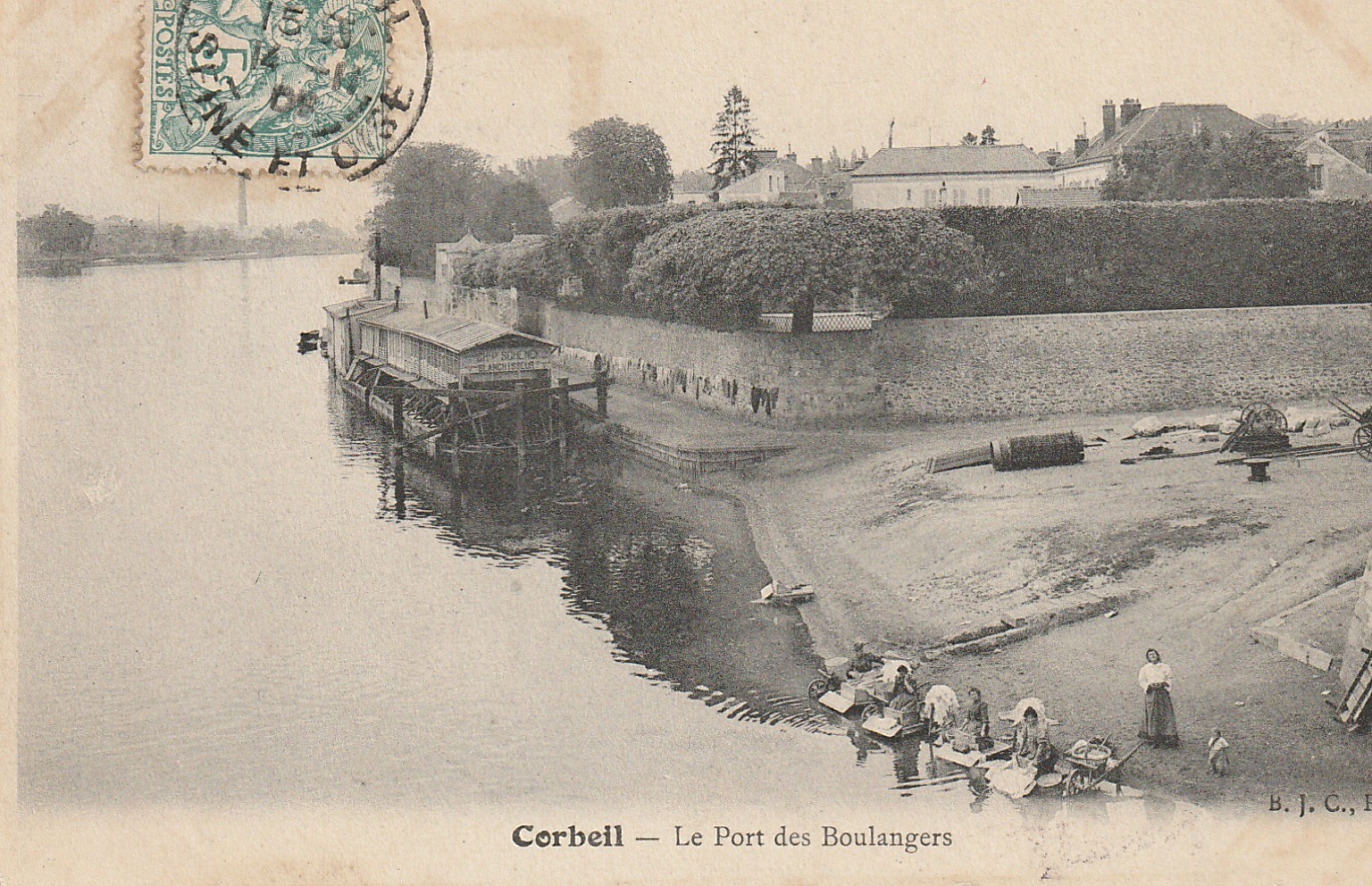 91 CORBEIL. Le Port des Boulangers avec lavandières et péniche blanchisseur 1906