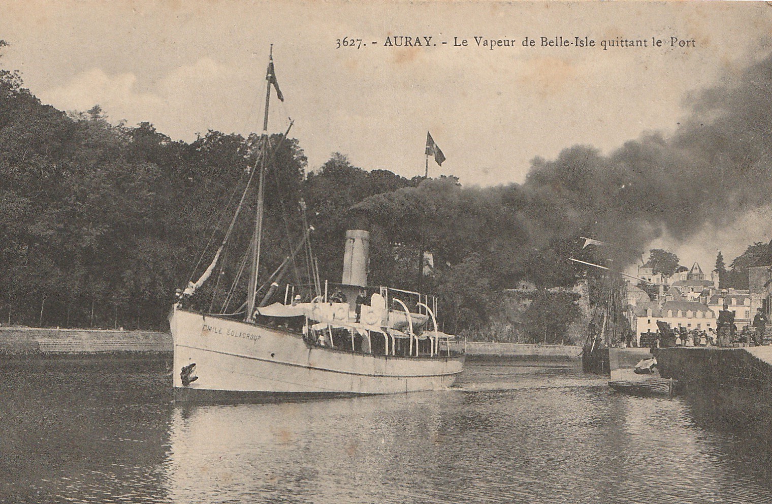 56 AURAY. Le Vapeur de Belle-Isle quittant le Port vers 1912...