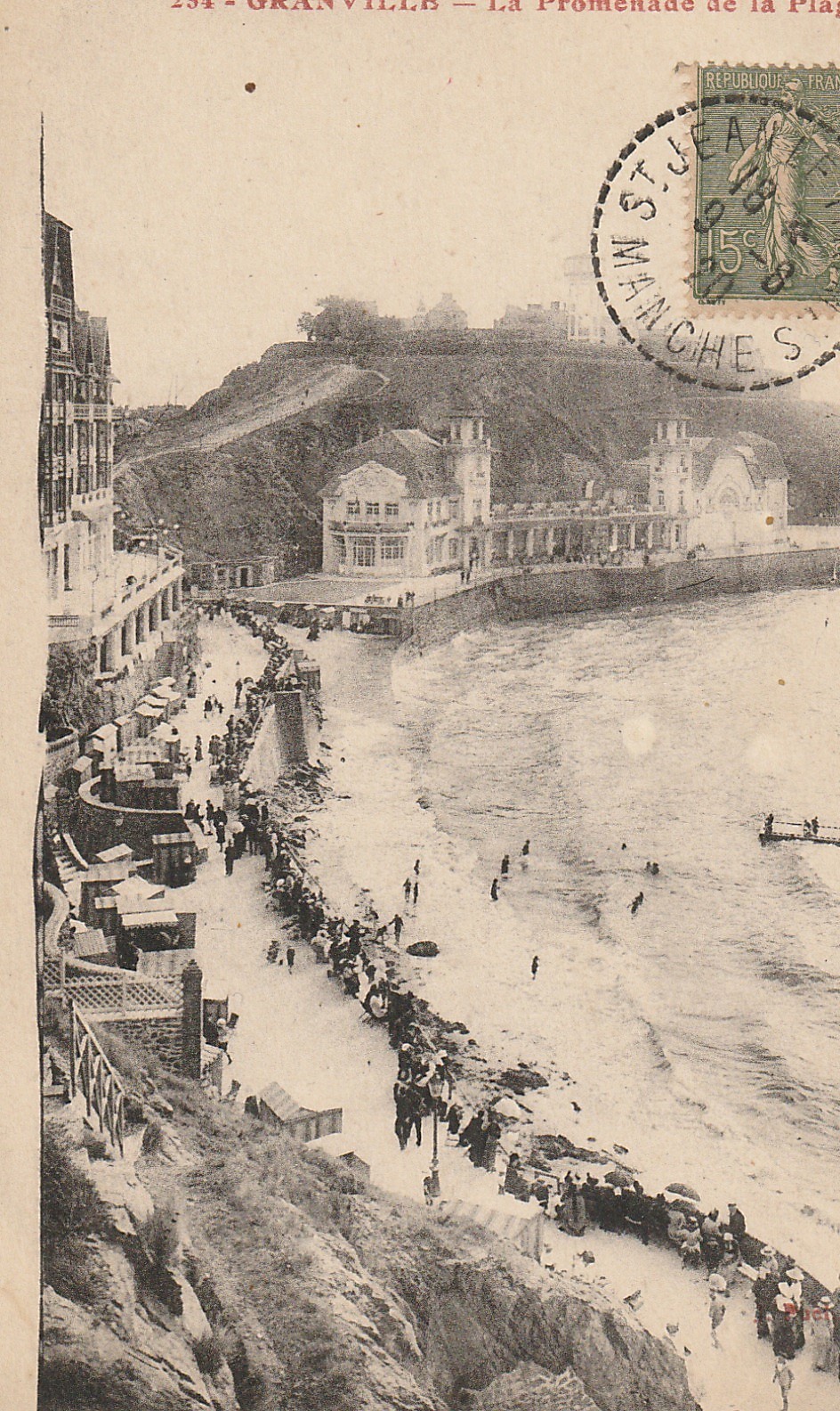 50 GRANVILLE. Grosse animation sur la Promenade de la Plage 1920