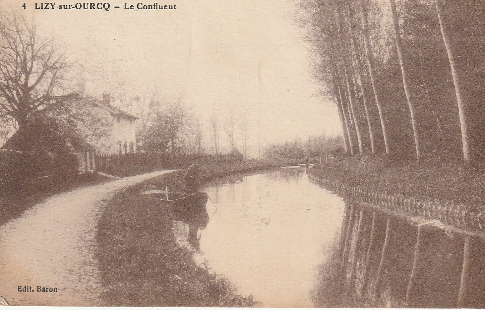 77 LIZY-SUR-OURCQ. Pêcheur sur barque sur le Confluent 1917