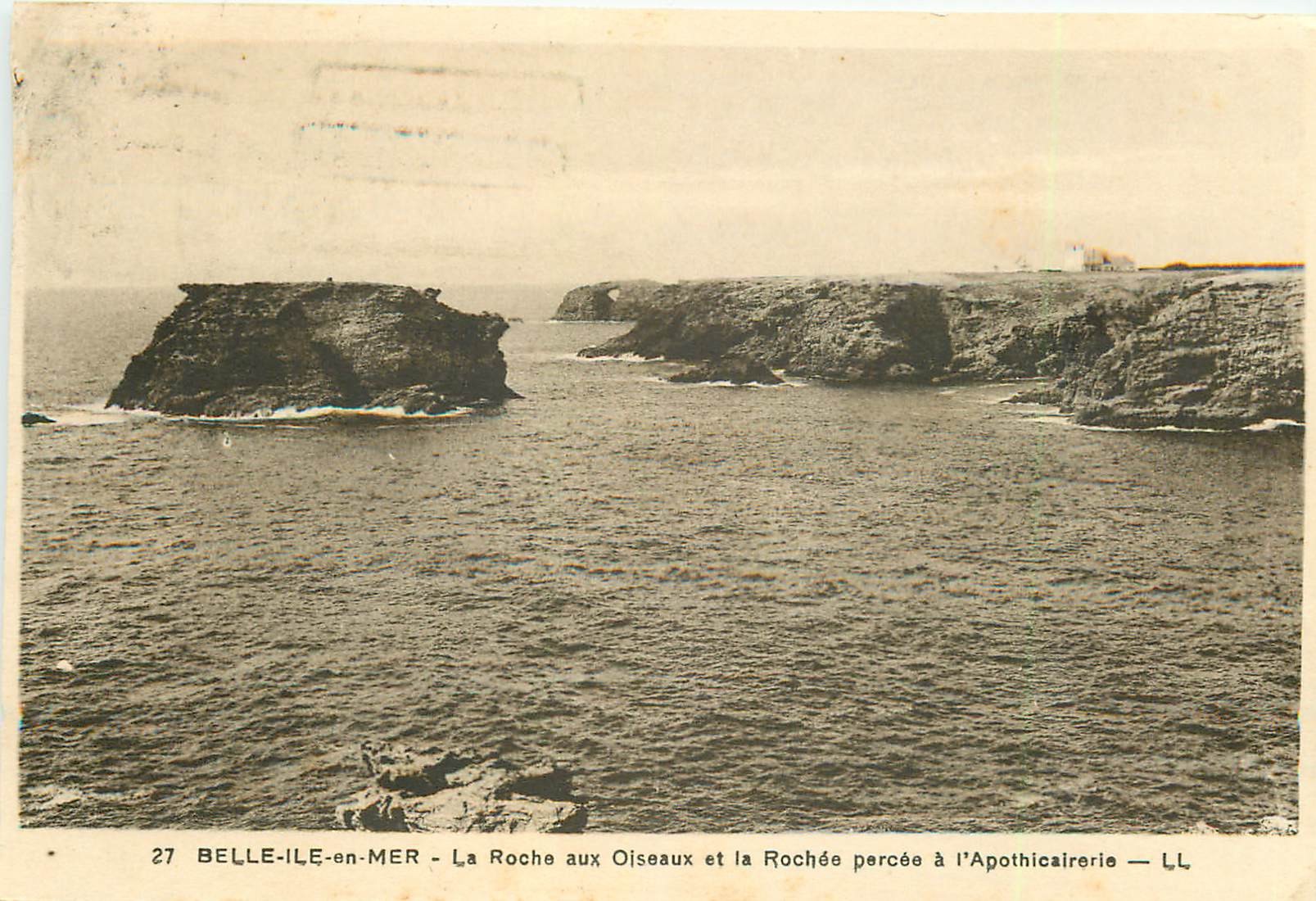 56 BELLE-ILE-EN-MER. La Roche aux Oiseaux et Apothicaire