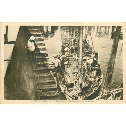 56 QUIBERON. Le débarquement de la Sardines à Port Maria