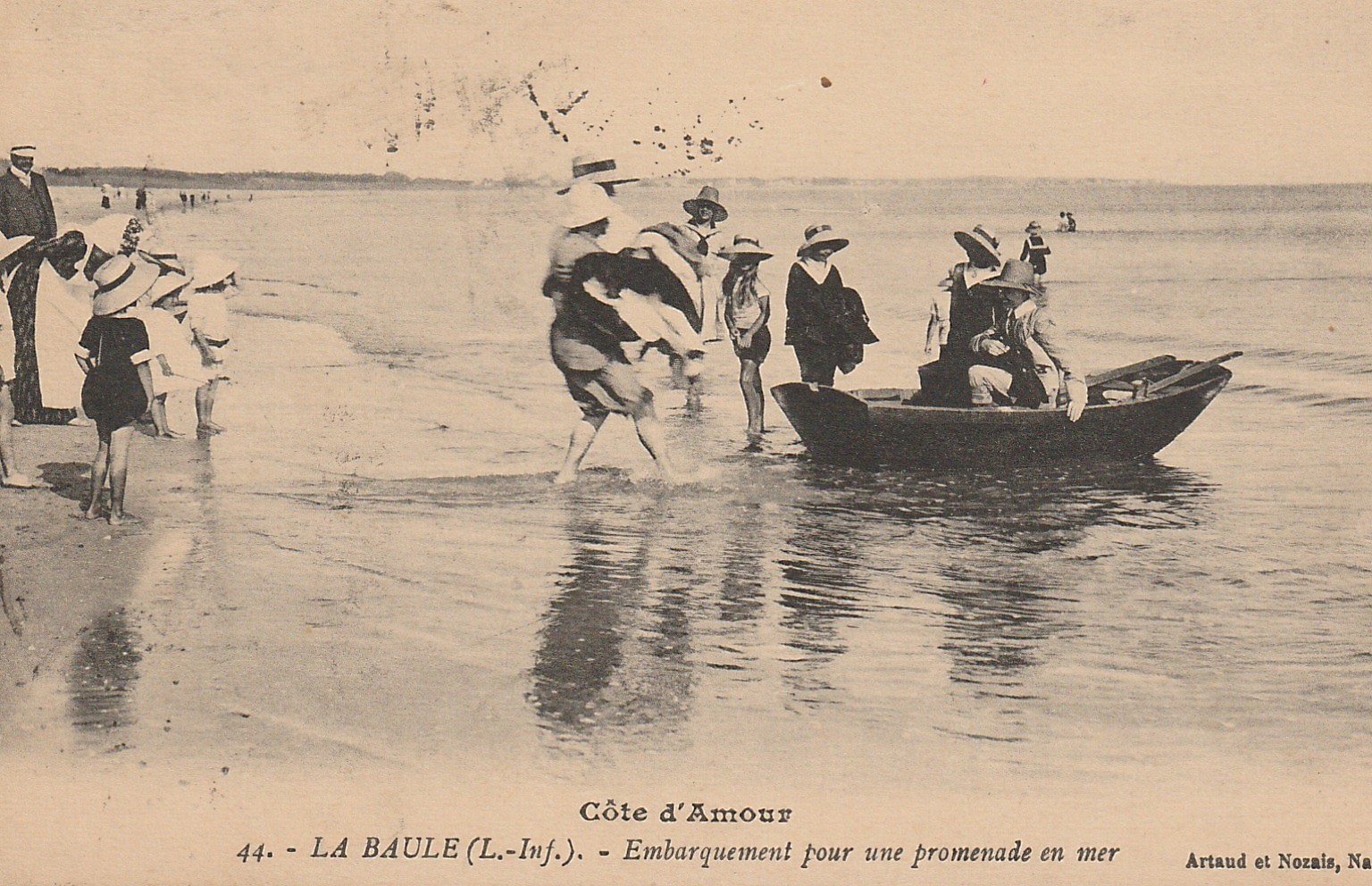 44 LA BAULE. Embarquement pour une promenade en mer 1919
