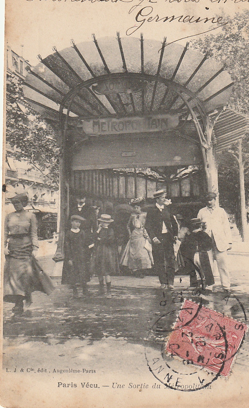 75 Paris Vécu. UNE SORTIE DU METROPOLITAIN 1904