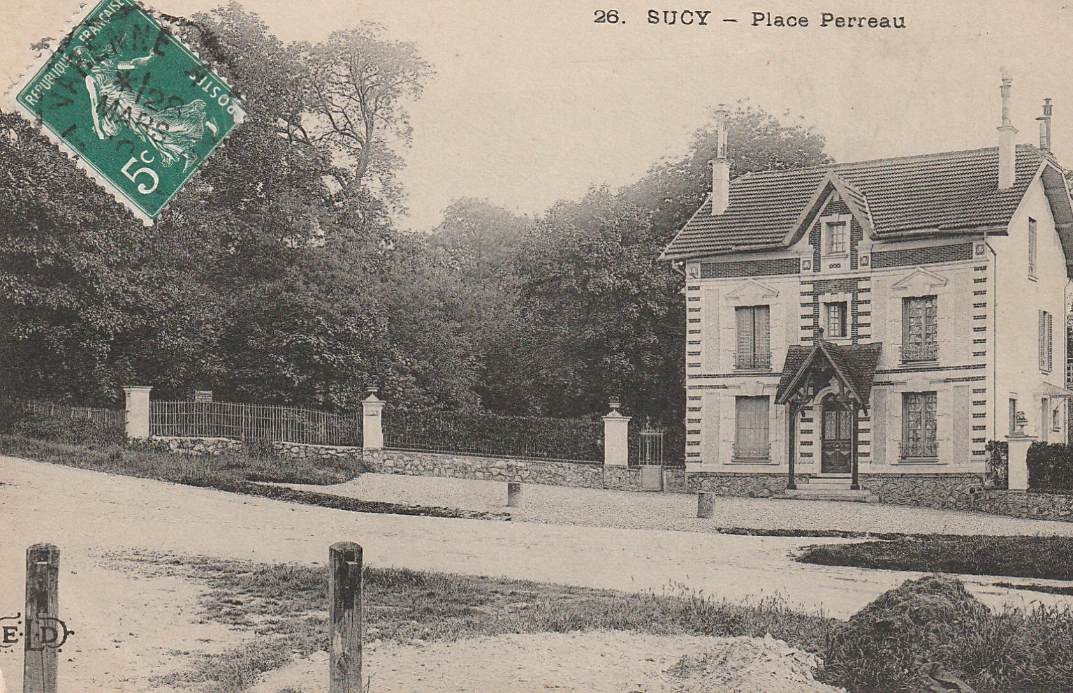 94 SUCY EN BRIE. Habitation Place Perreau 1910