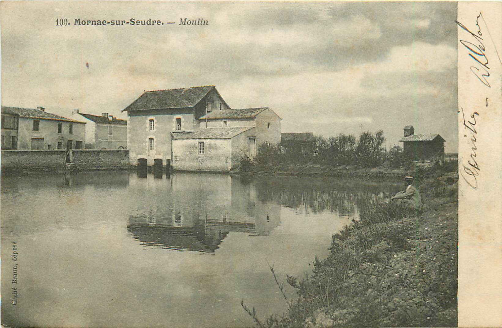17 MORNAC-SUR-SEUDRE. Moulin à eau avec personnage assis 1903