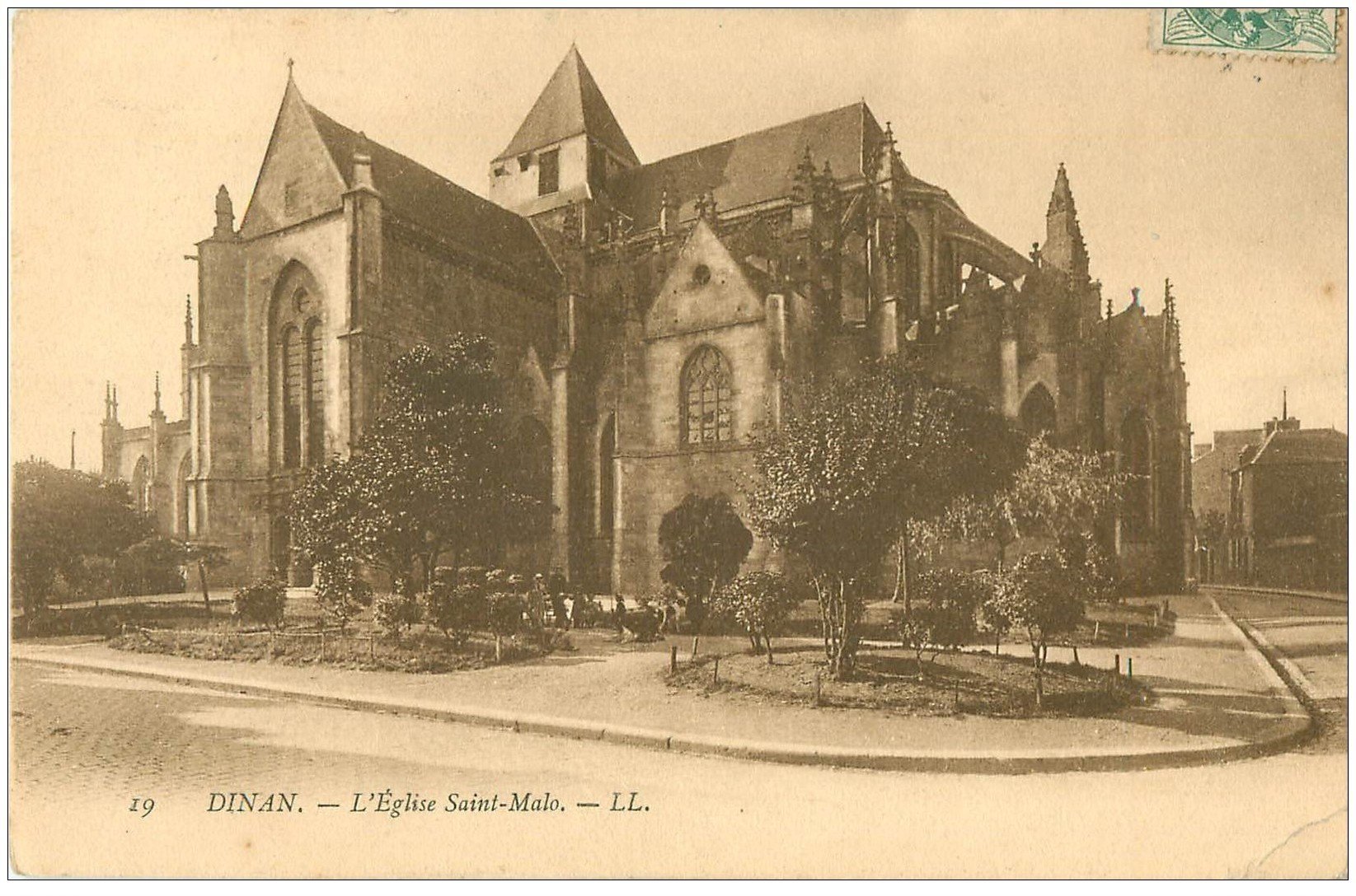 carte postale ancienne 22 DINAN. Eglise Saint-Malo vers 1906