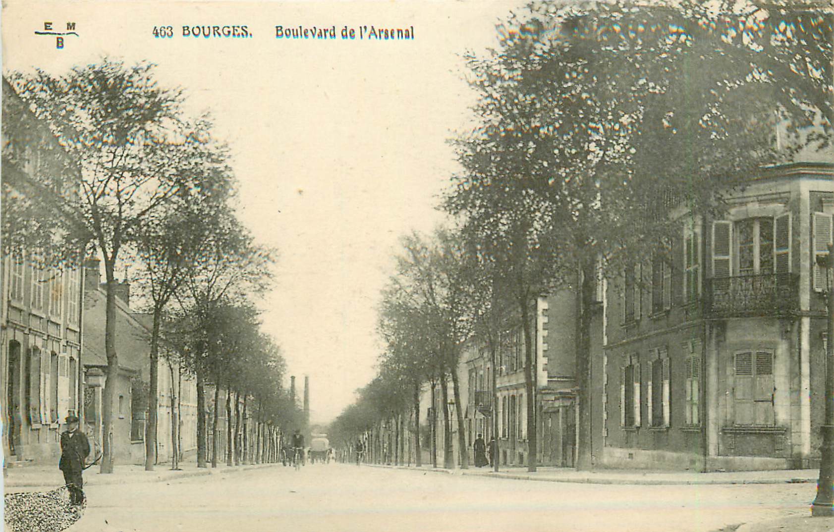18 BOURGES. Attelage et vélo Boulevard de l'Arsenal 1918