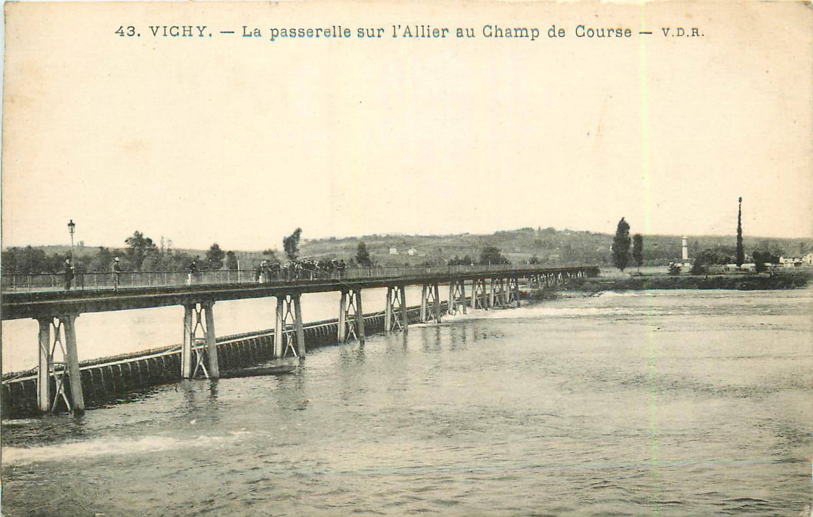 03 VICHY. La Passerelle sur l'Allier au Champ de Course