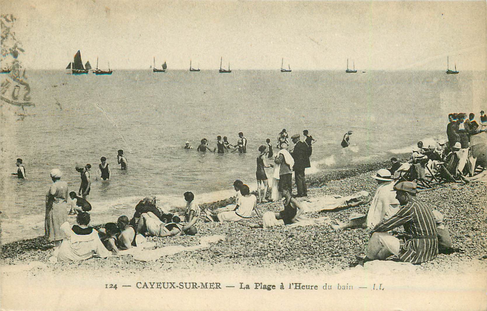 80 CAYEUX-SUR-MER. La Plage à l'Heure du bain