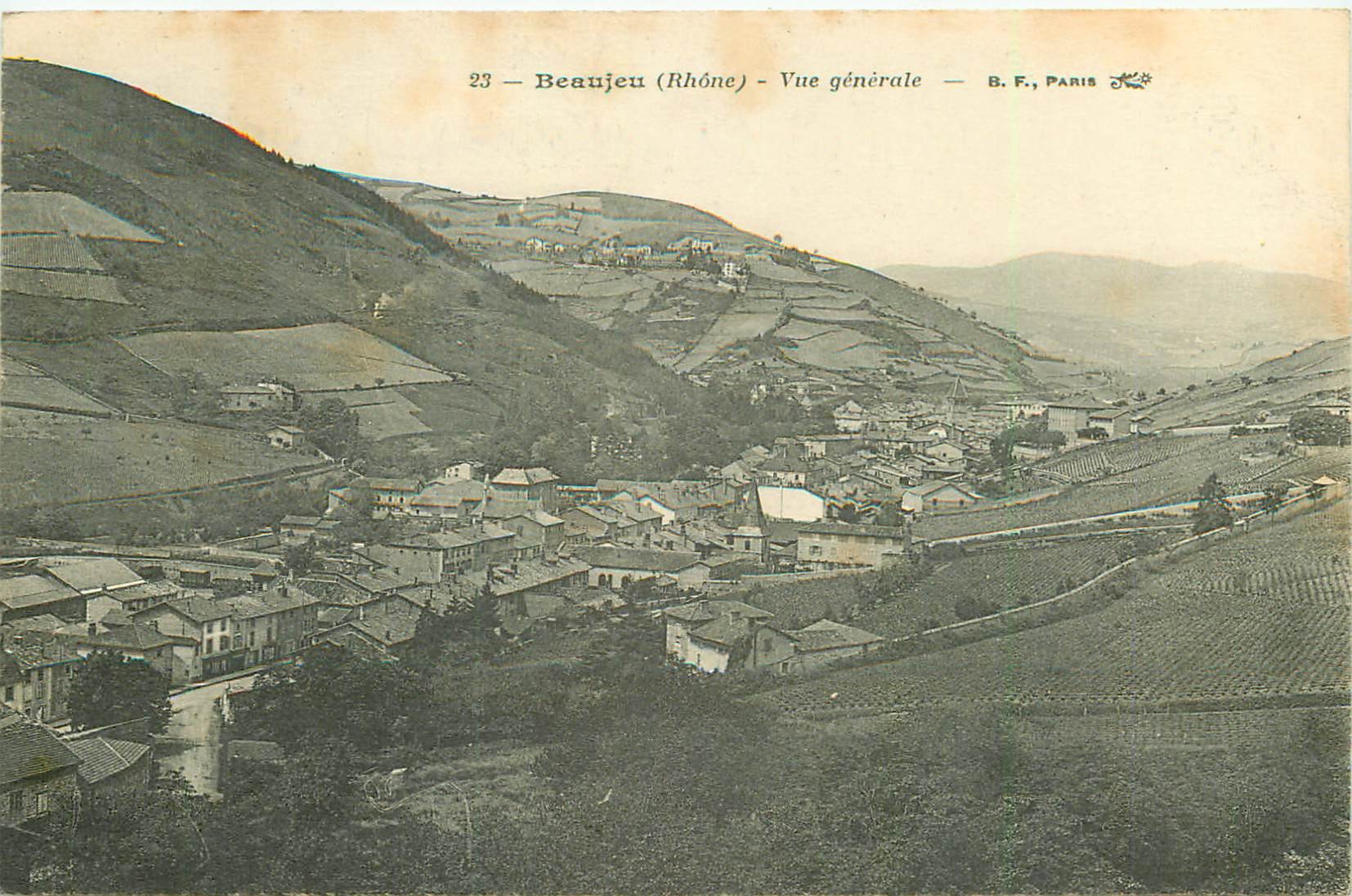 69 BEAUJEU. Vue générale sur la Ville 1916