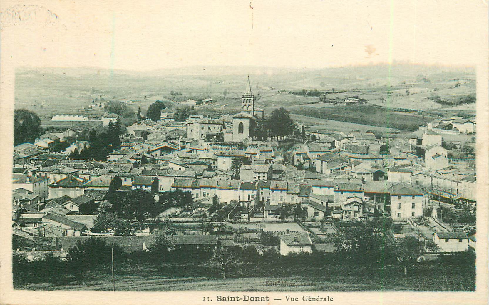 26 SAINT-DONAT. Vue générale sur le Village 1937