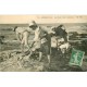 76 MESNIL-VAL. Pêche à la Crevette à Mer montante 1914