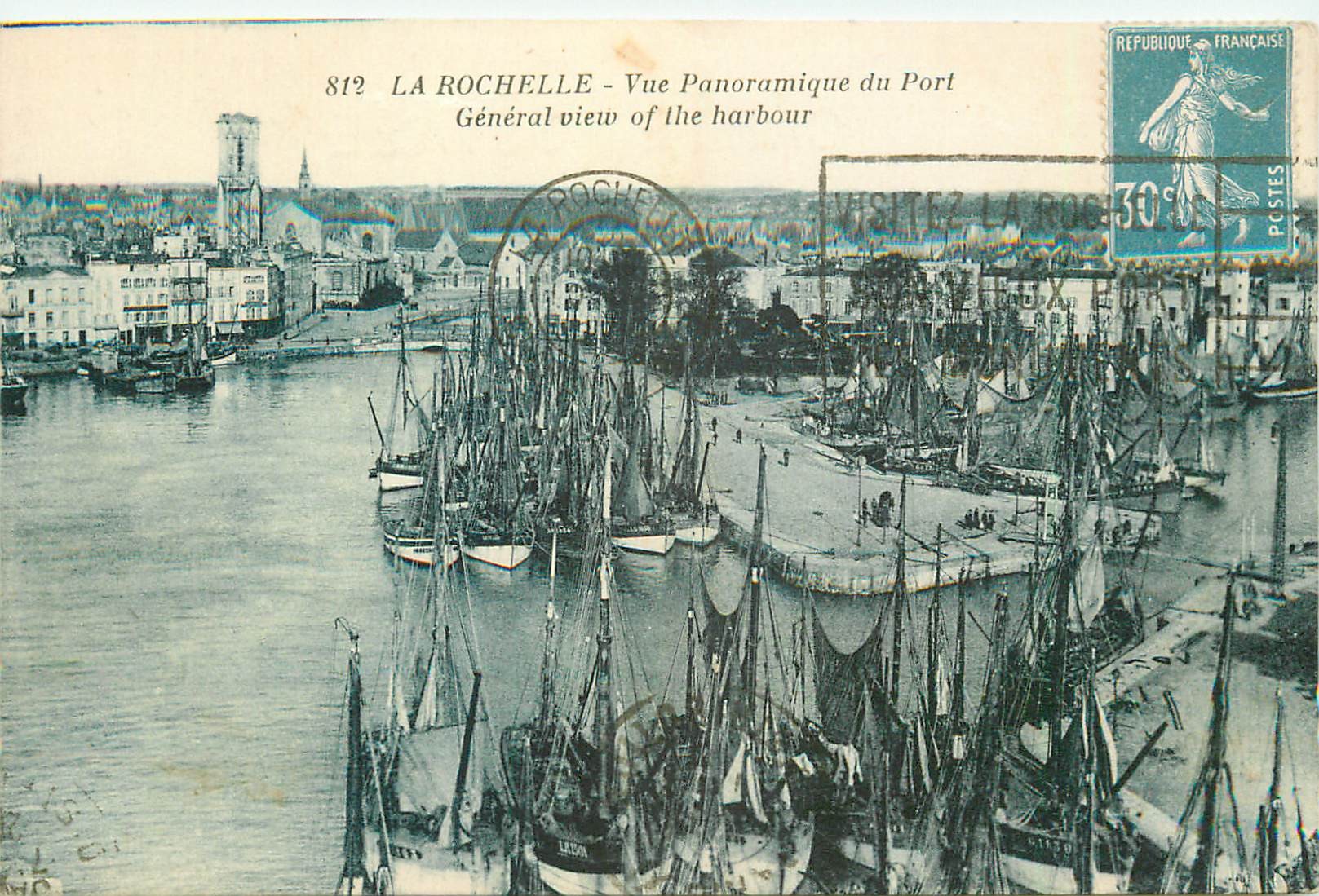 17 LA ROCHELLE. Vue panoramique du Port avec nombreux bateaux de Pêche 1926
