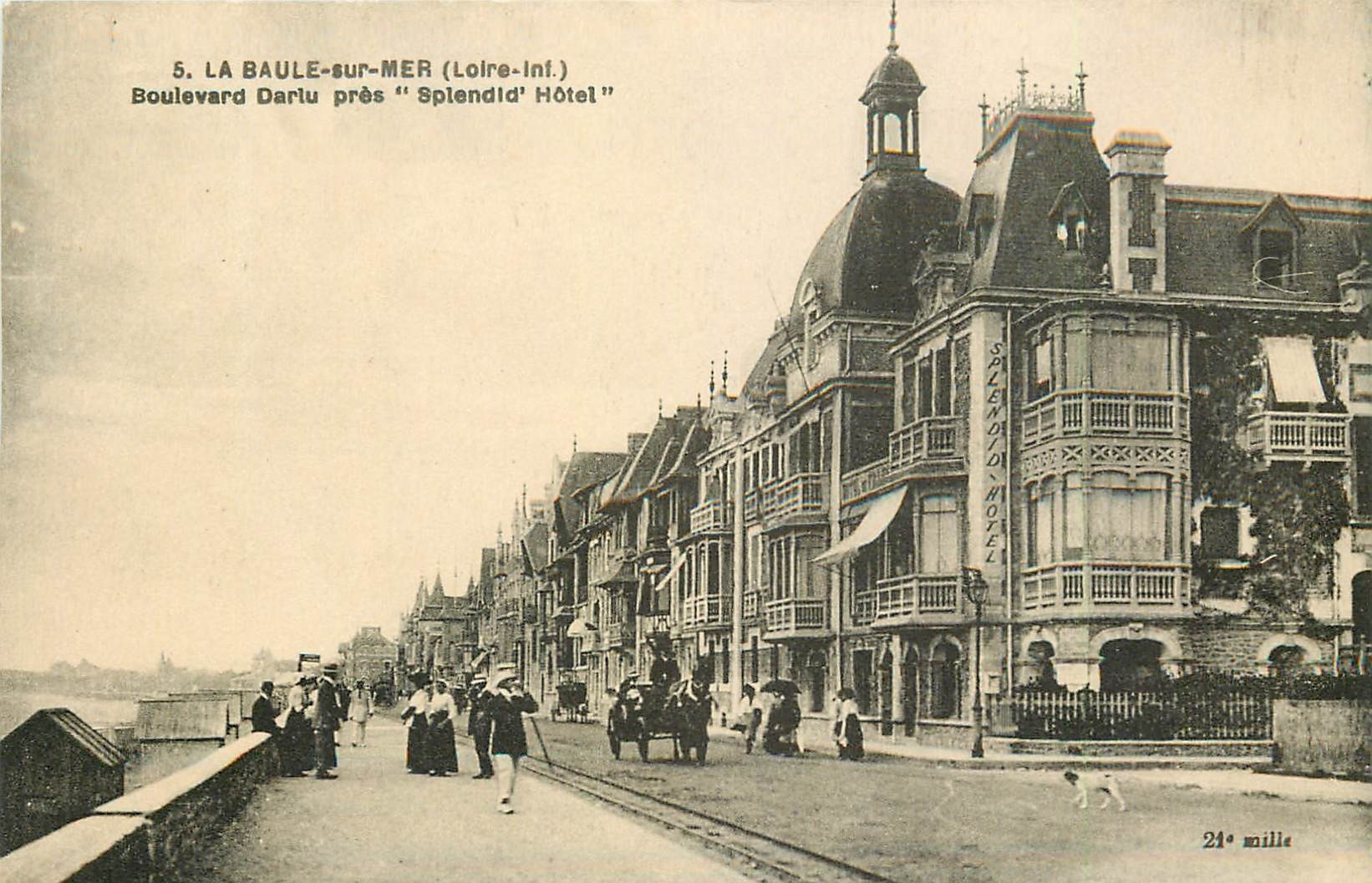44 LA BAULE-SUR-MER. Boulevard Darlu près Splendid Hôtel 1924