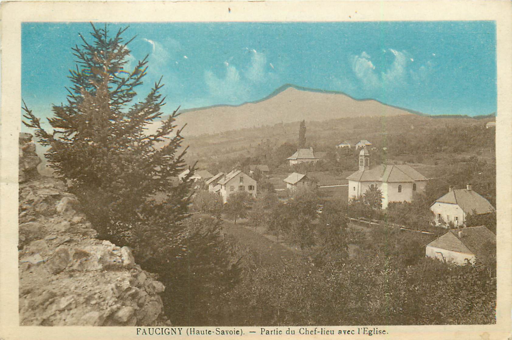 74 FAUCIGNY. Partie du Chef-lieu avec l'Eglise 1934