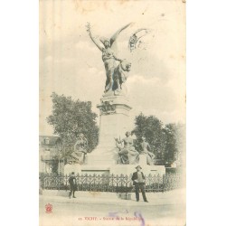 03 VICHY. Statue de la République bien animée 1904