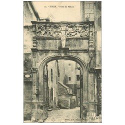 carte postale ancienne 22 DINAN. Porte du Pélican Hôtel des Beaumanoir 1912