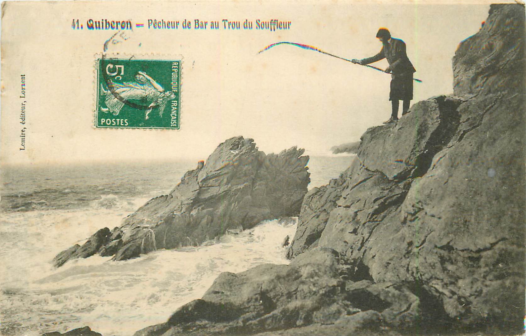 56 QUIBERON. Pêcheur de Bar au Trou du Souffleur 1912