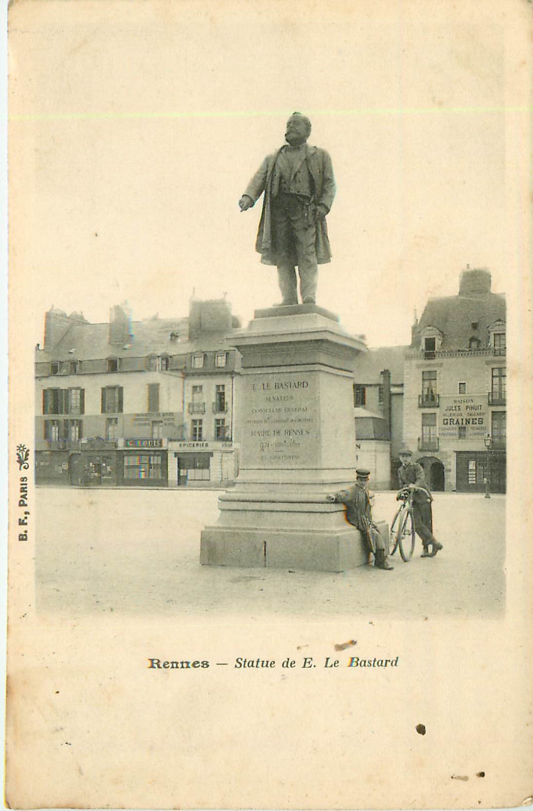 35 RENNES. Statue de E. Le Bastard avec cycliste 1907