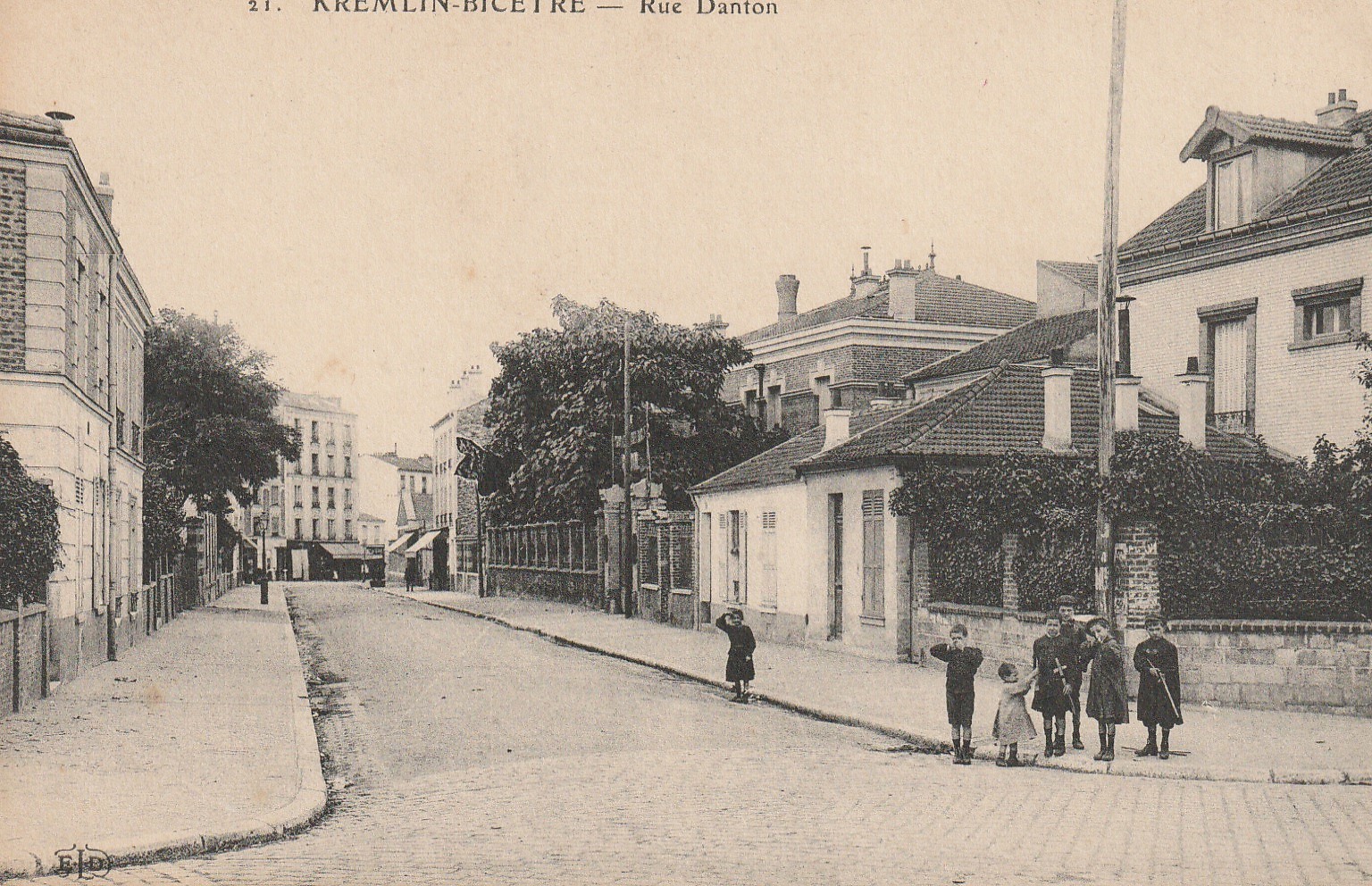 94 KREMLIN-BICÊTRE. Jeux écoliers Rue Danton