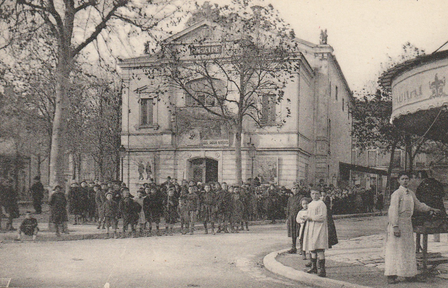 94 SAINT-MAUR. Parc Adamville. Le Théâtre grosse animation