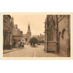 carte postale ancienne 22 DINAN. Tour de l'Horloge Place Saint-Sauveur n°10