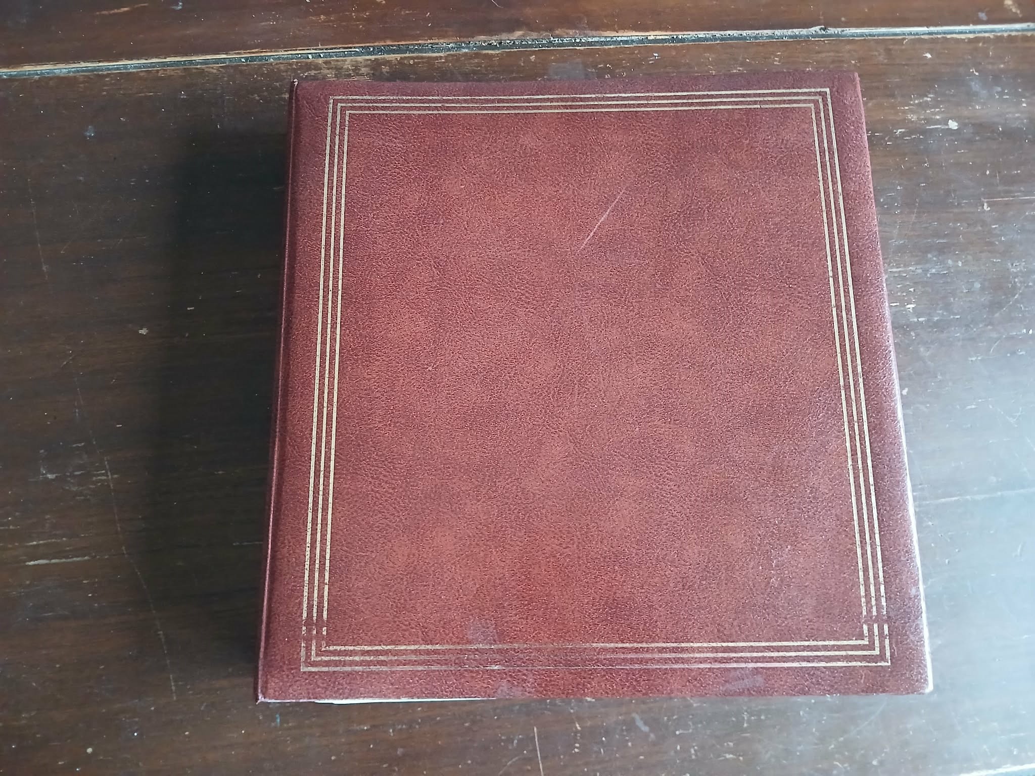 Rare Album de 400 superbes cartes postales sur toute la France de 1900 à 1940 environs