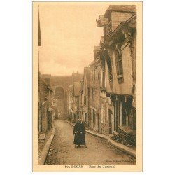 carte postale ancienne 22 DINAN. Vieille Femme rue du Jersual