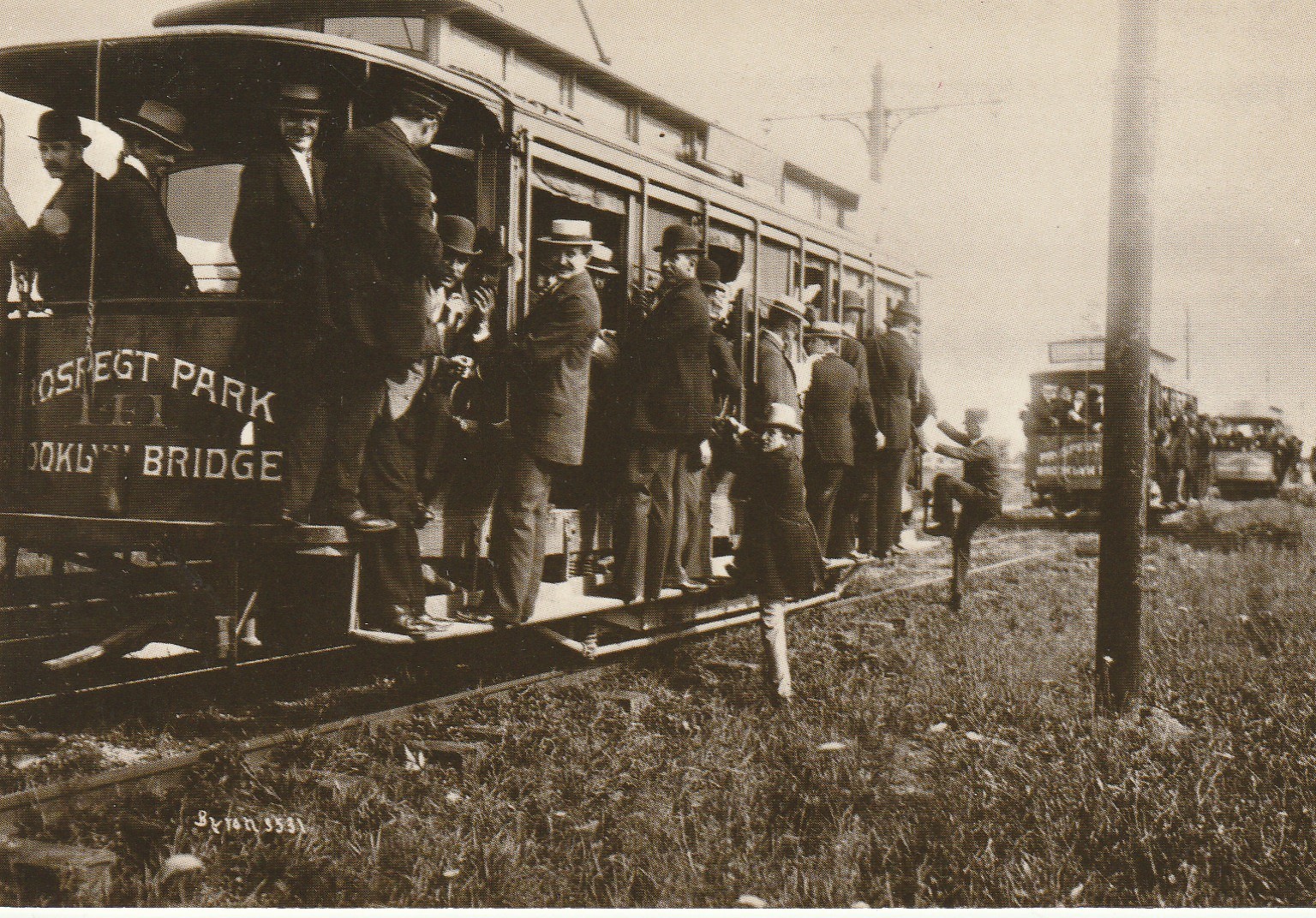 Photo Cpsm Cpm NEW YORK. Brooklyn trolleys bound Manhattan 1897 (Picture Postcards 1976 et 1985)