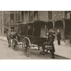 Photo Cpsm Cpm NEW YORK. Ambulance at Bellevue Hospital en 1896 (Picture Postcards 1976 et 1985)