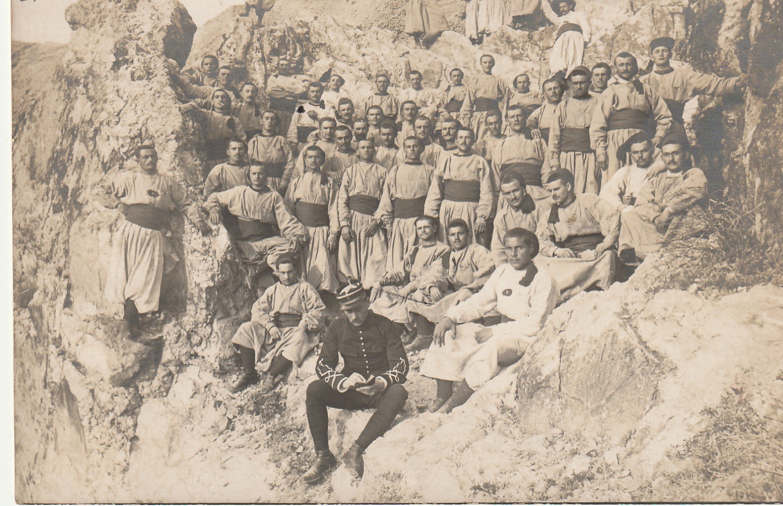 TUNISIE. Groupe de militaires Zouaves