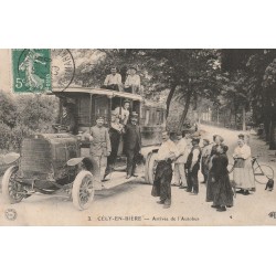 77 CELY-EN-BIERE. Arrivée de l'Autobus 1909 avec employés et voyageurs