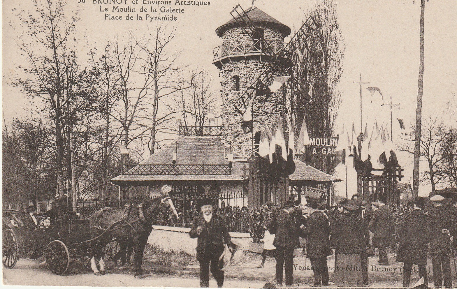 91 BRUNOY. Le Moulin de la Galette Place de la Pyramide avec attelage
