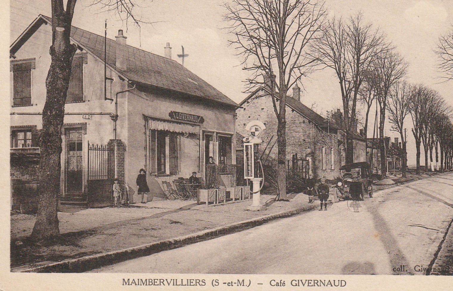 77 MAIMBERVILLIERS. Café Givernaud avec pompe à essence manuelle 1938